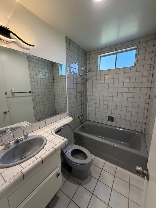 Building Photo - 7254 Pomelo Dr