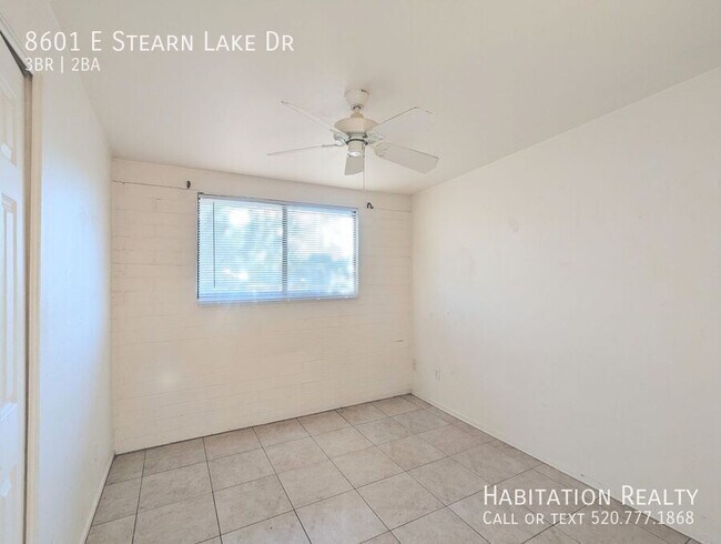 Building Photo - 8601 E Stearn Lake Dr