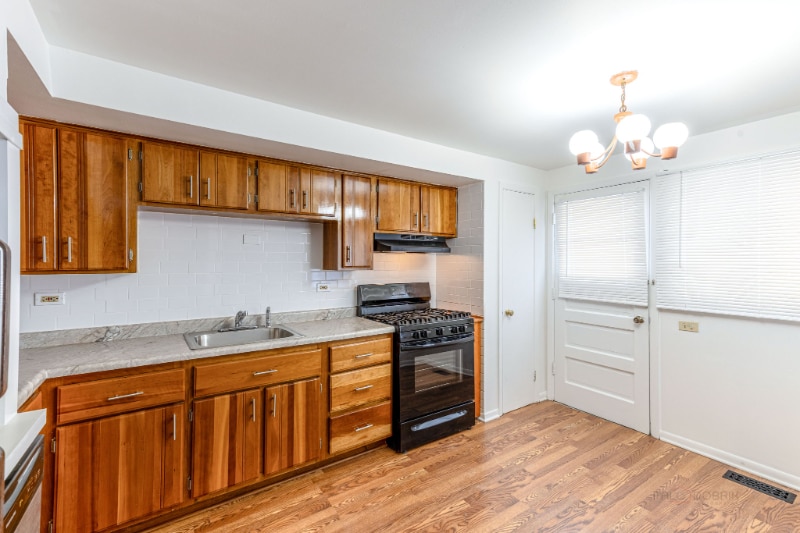 Building Photo - 9260 Dee Rd