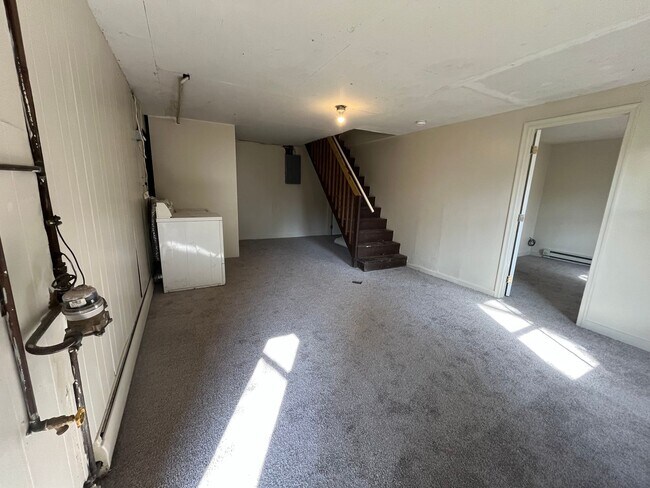 Building Photo - 127 &amp; 127 1/2 N Penn St