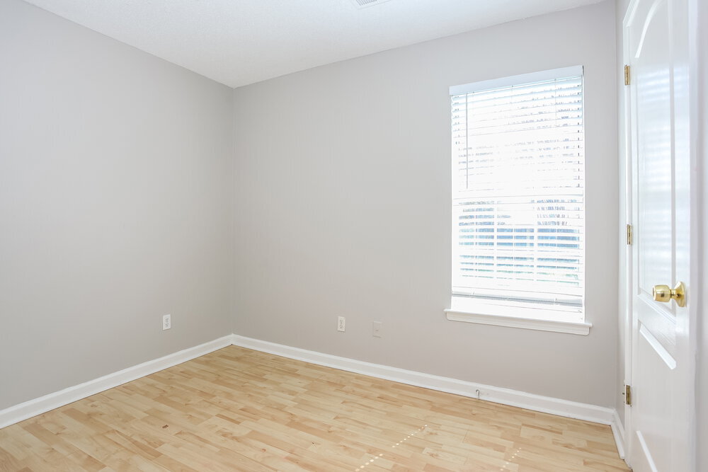 Building Photo - 1301 Custer Dr E