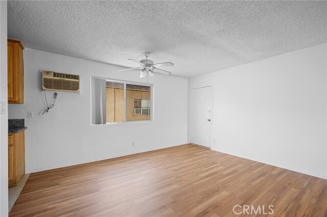 Building Photo - 17463 Vanowen St