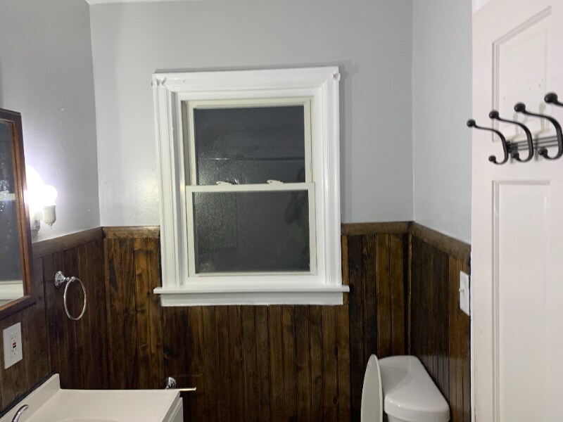 Building Photo - 6726 Betts Ave