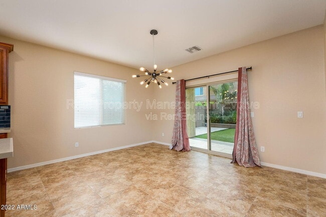 Building Photo - 1544 E Hummingbird Way