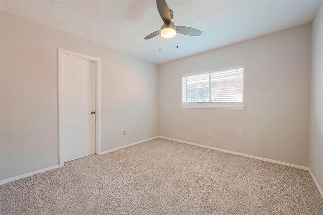 Building Photo - 19510 Westhaven Dr