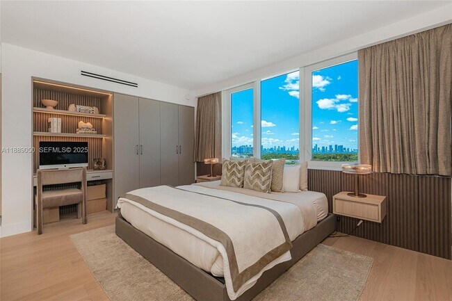 Building Photo - 2301 Collins Ave