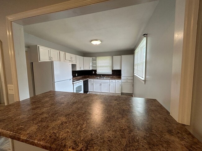 Building Photo - 215 Greenleaf St SW