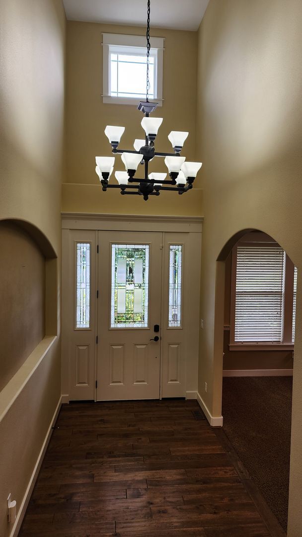 Building Photo - Beautiful Campus Glen 4-Bedroom!