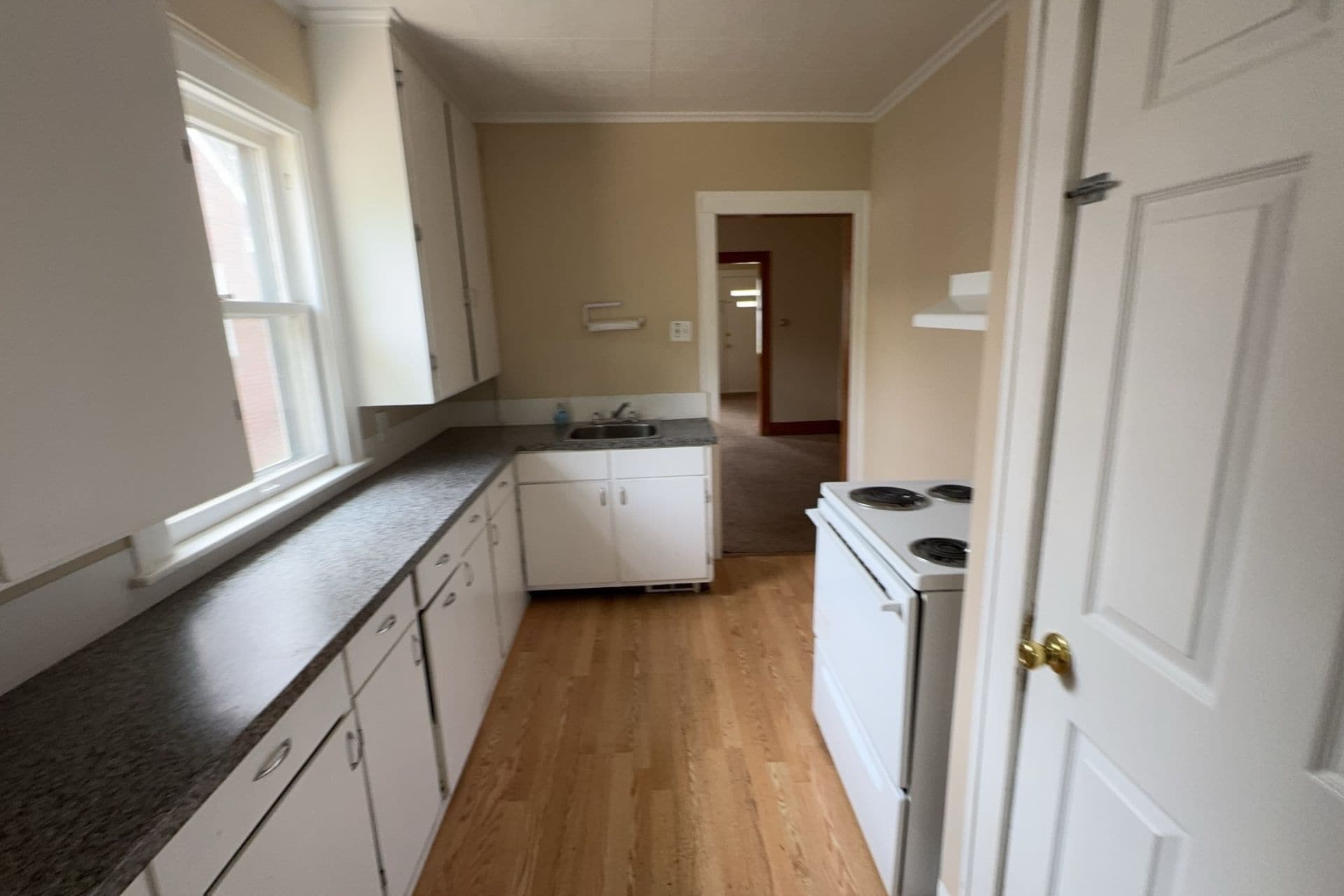 Building Photo - 414 N Hayford Ave