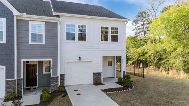Building Photo - Charming 3 Bedroom Home located in Wake Forest