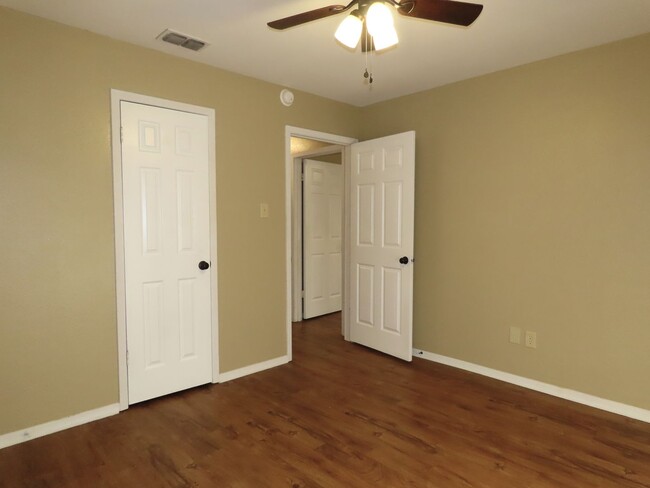 Building Photo - South Tyler - Beautiful 3 Bedroom, 2 Bath ...