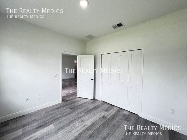 Building Photo - 486 Marion Oaks Ln