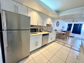 Building Photo - 1351 NE Miami Gardens Dr