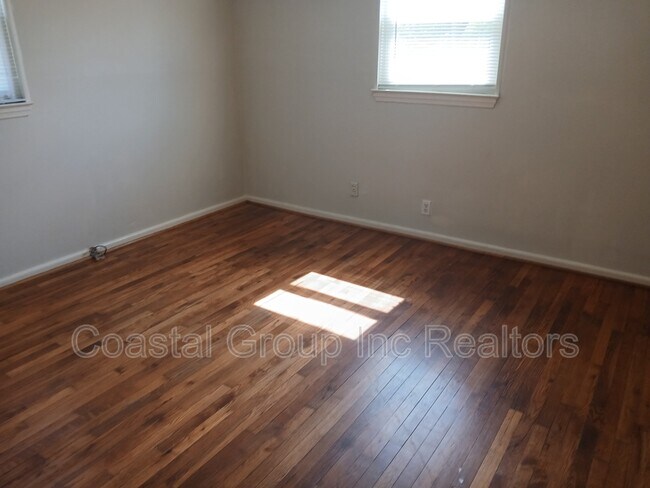Building Photo - 4733 Adler Ave