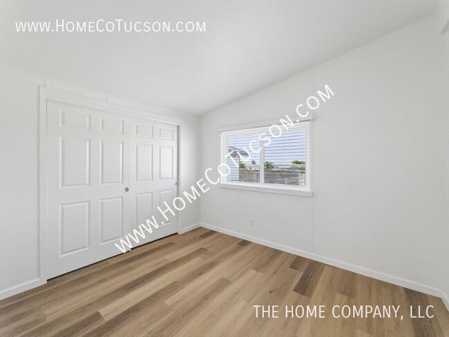Building Photo - 5281 E Branding Iron Dr