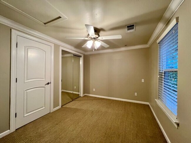 Building Photo - TENTATIVELY RENTED Custom Features, 3 Bedroom, 2 Bathroom, Napa Home