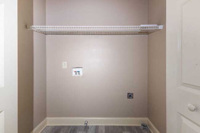 Building Photo - 4316 Summercrest Blvd