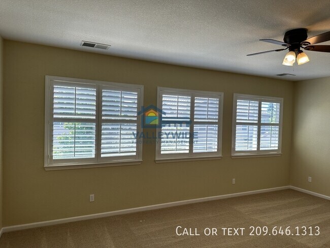 Building Photo - 2704 Acapulco Way
