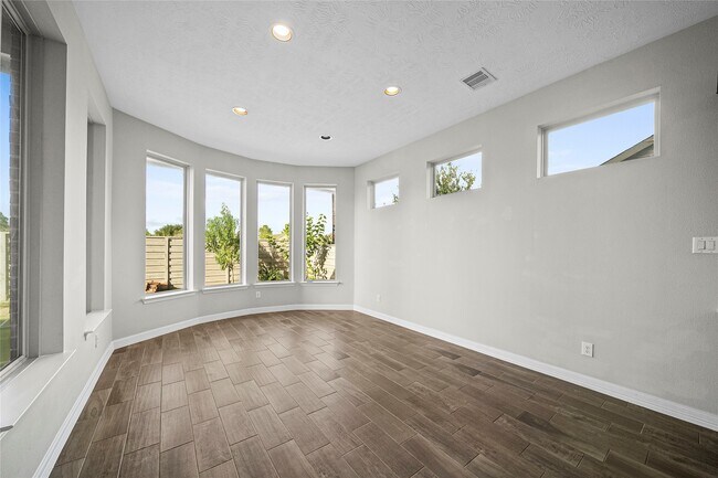 Building Photo - 2823 Maple Oak Ln