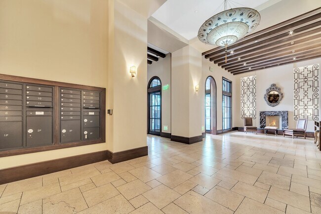 Building Photo - 356 Santana Row