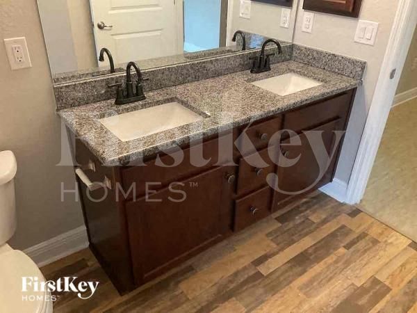 Building Photo - 2602 Beeville Ave