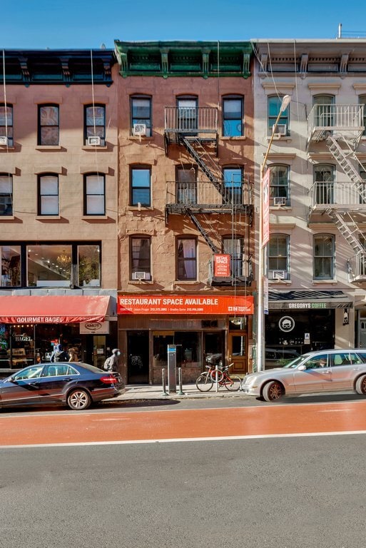 Building Photo - 876 Lexington Ave