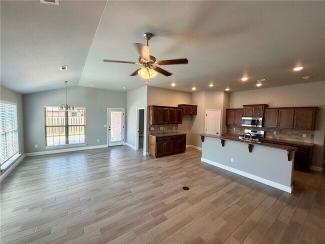 Building Photo - 520 Arkansas Black
