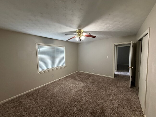 Building Photo - Gorgeous & Spacious Home Now Available