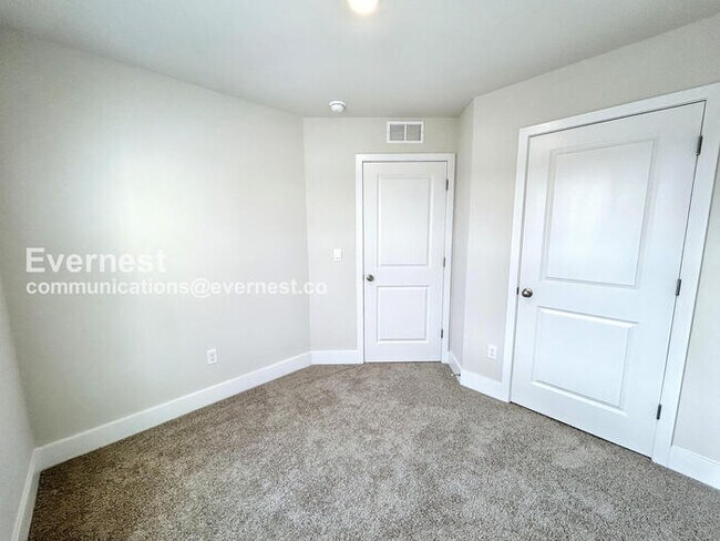 Building Photo - SPECIAL PROMOTION / Brand New 4 Bed/3.5 Bath Townhome with Garage / Pet-Friendly / Available Now!