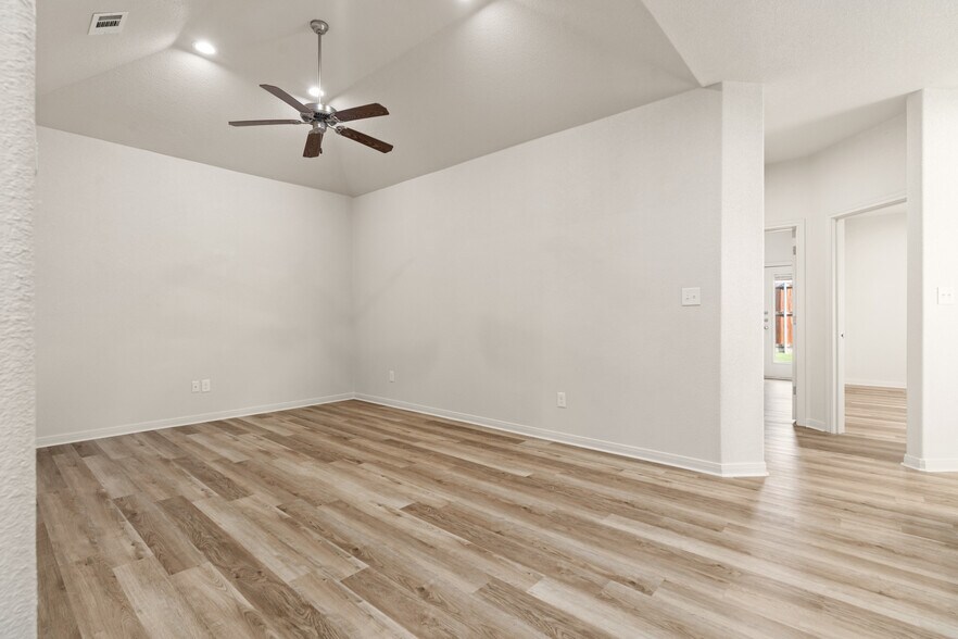 Building Photo - 301 W Panther Way