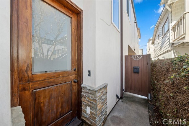 Building Photo - 417 Poinsettia Ave