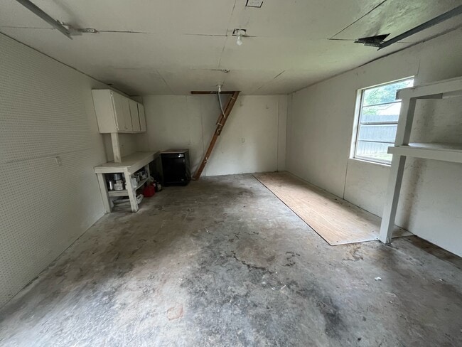 Building Photo - 524 E Elm St