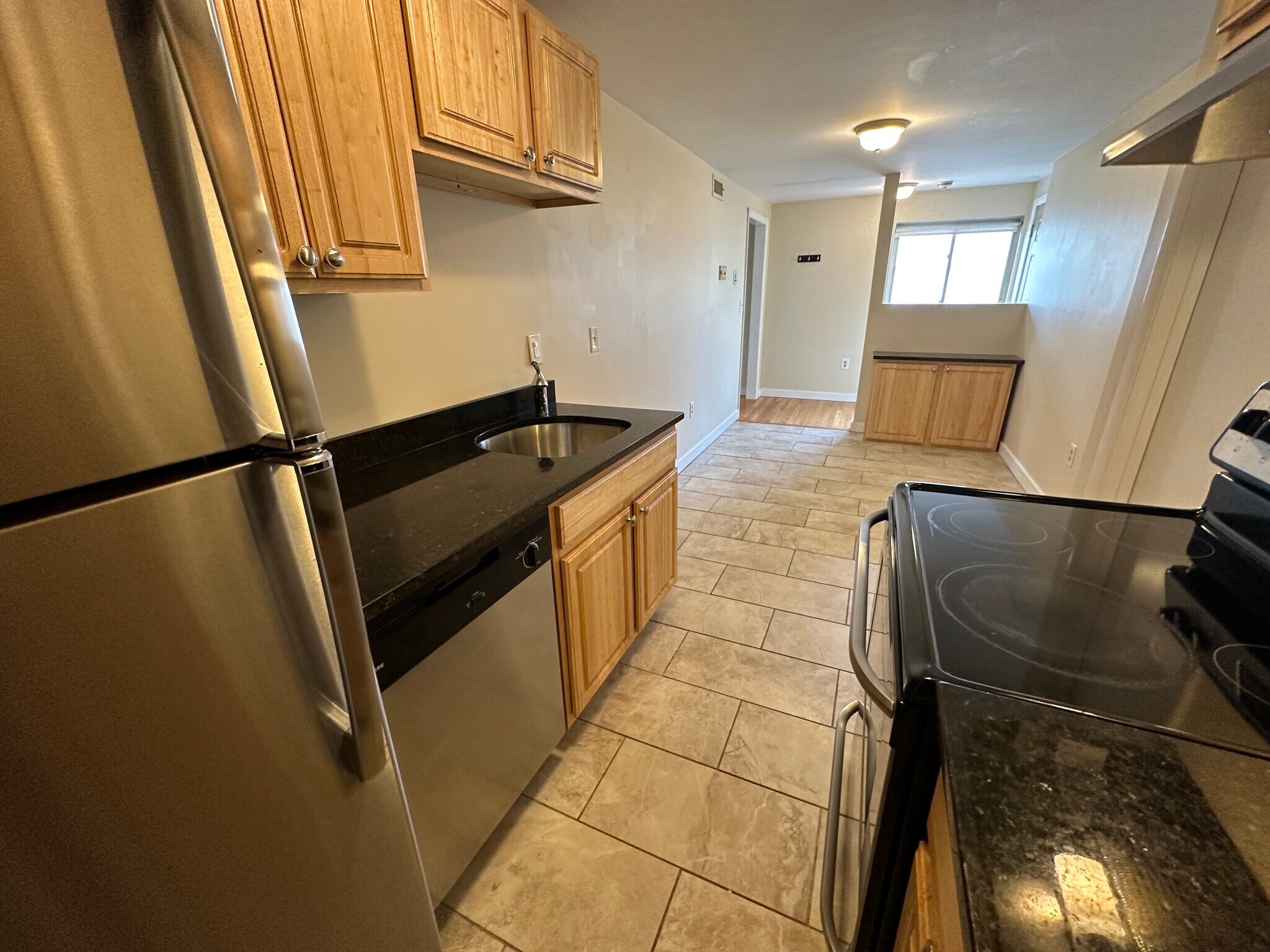 Building Photo - 574 Dorchester Ave