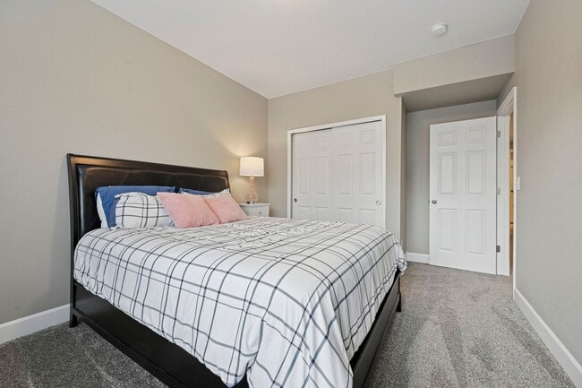 Building Photo - Stunning 5 Bed / 4 Bath Bradley Ranch Home with Finished Basement & Multiple Spacious Entertainin...