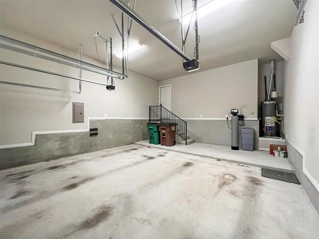 Building Photo - 3018 Diego Dr