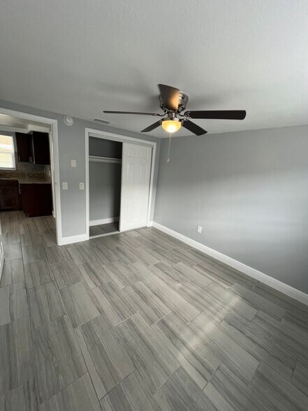 Building Photo - 5333 Pasadena Dr