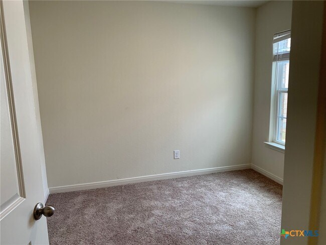 Building Photo - 3947 Turtle Creek