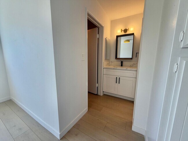 Building Photo - Hill Section 3BD Home with Large Backyard & Renovated Quartz Kitchen