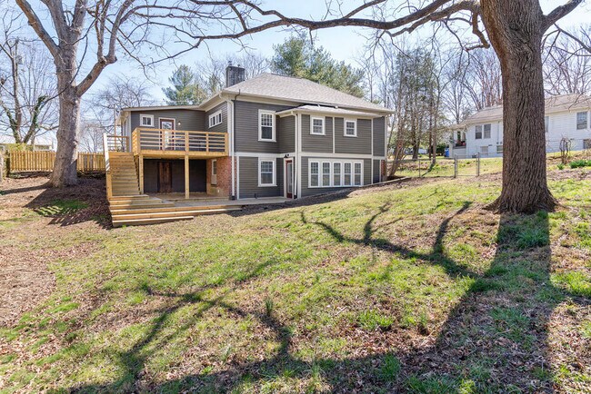 Building Photo - Updated Craftsman Cottage in West Asheville