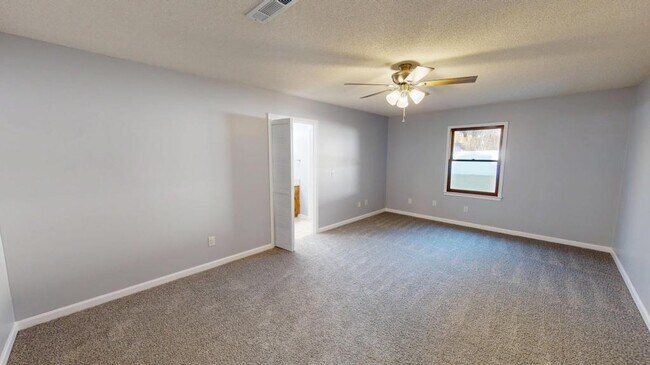 Building Photo - 112 Oakland Dr