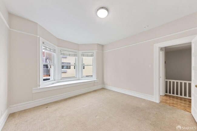 Building Photo - 31 Pixley St