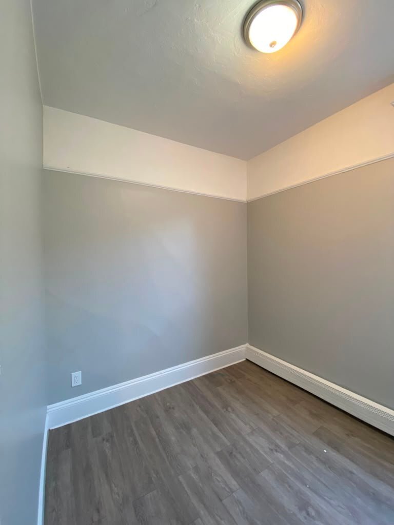 Building Photo - 12 Riverview Pl
