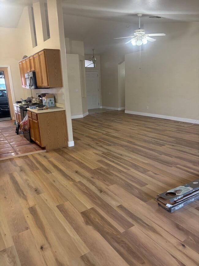 Building Photo - 1925 N Ashland