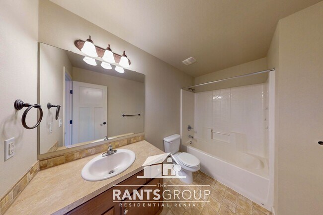 Building Photo - Spacious 3-Bedroom Home in Lacey's North T...