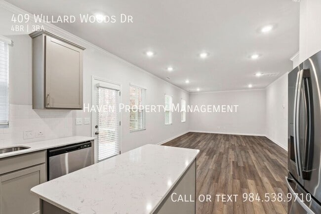 Building Photo - 409 Willard Wds Dr