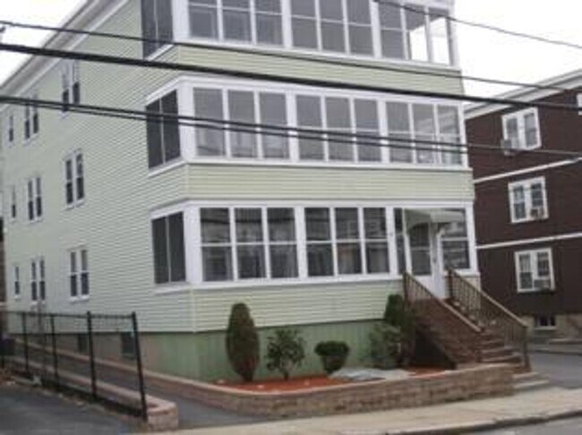 Building Photo - 3-Bedroom Oak Sq. Brighton