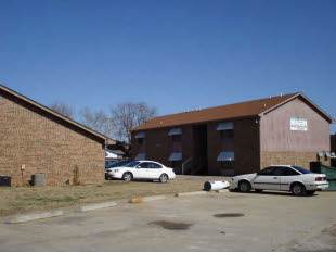 Building Photo - 225 Greenhill