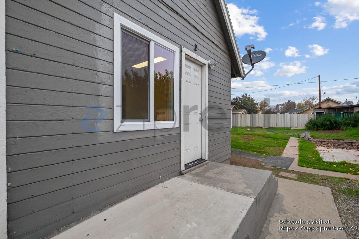 Building Photo - 1323 Monterey Ave