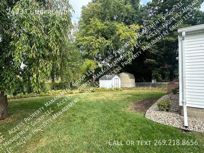 Building Photo - Large Westwood Kalamazoo home for rent!  4...