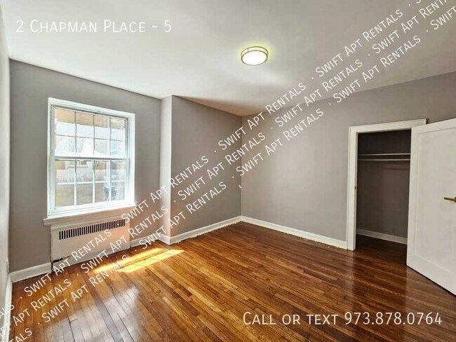 Building Photo - 2 Chapman Pl